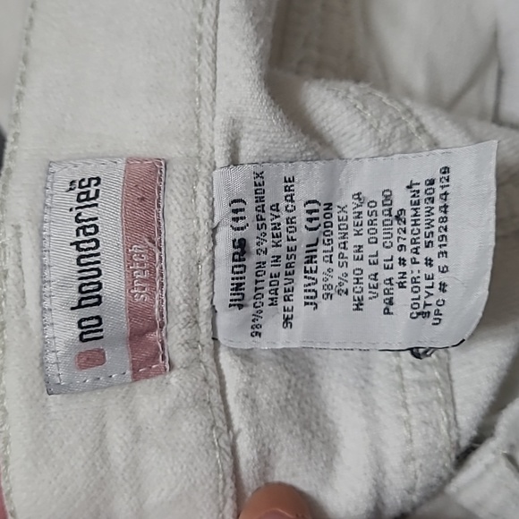 No Boundries White Soft Velvet Pants, Size 11 - Picture 12 of 12